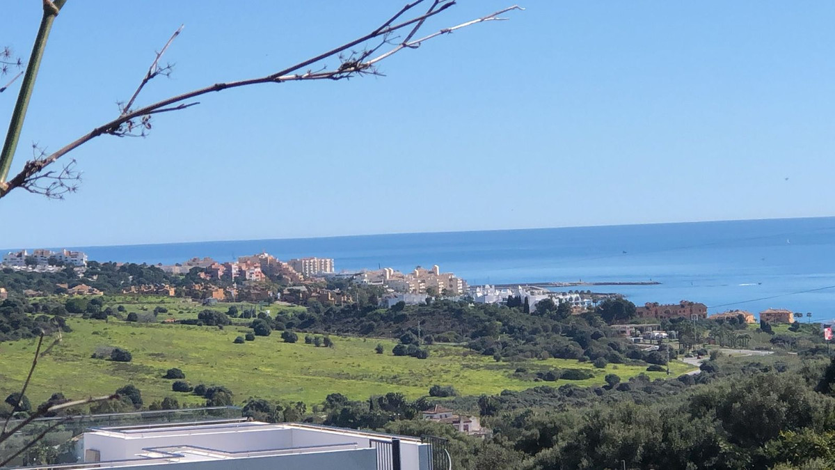 2 Bedroom Apartment for Sale in Estepona