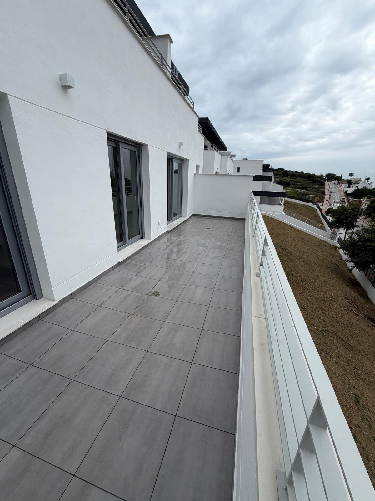2 Bedroom Apartment for Sale in Estepona — view 10