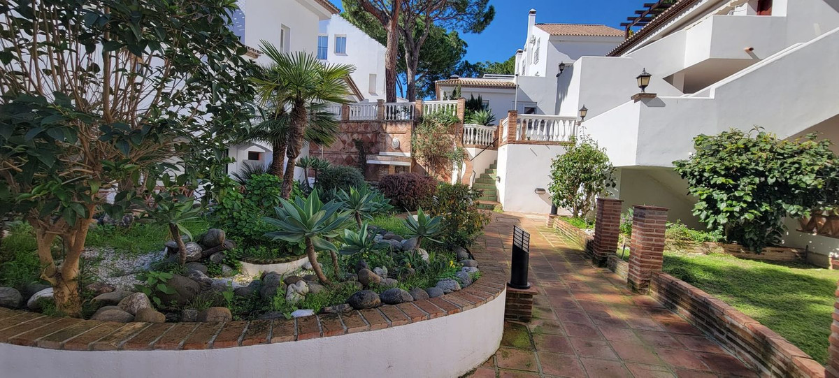 2 Bedroom Apartment for Sale in Puerto Banús