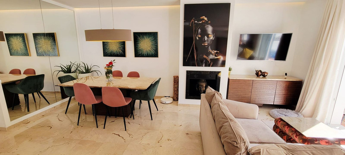 2 Bedroom Apartment for Sale in Puerto Banús — 4