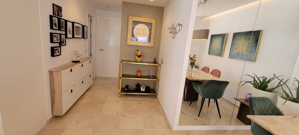 2 Bedroom Apartment for Sale in Puerto Banús — 7