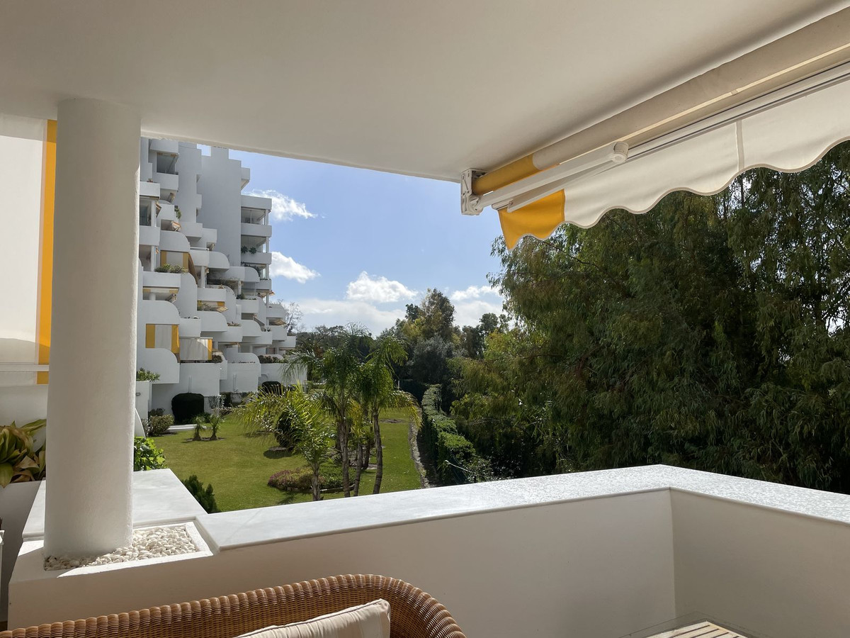 2 Bedroom Apartment for Sale in San Pedro de Alcántara