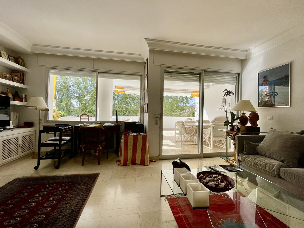 2 Bedroom Apartment for Sale in San Pedro de Alcántara — 3
