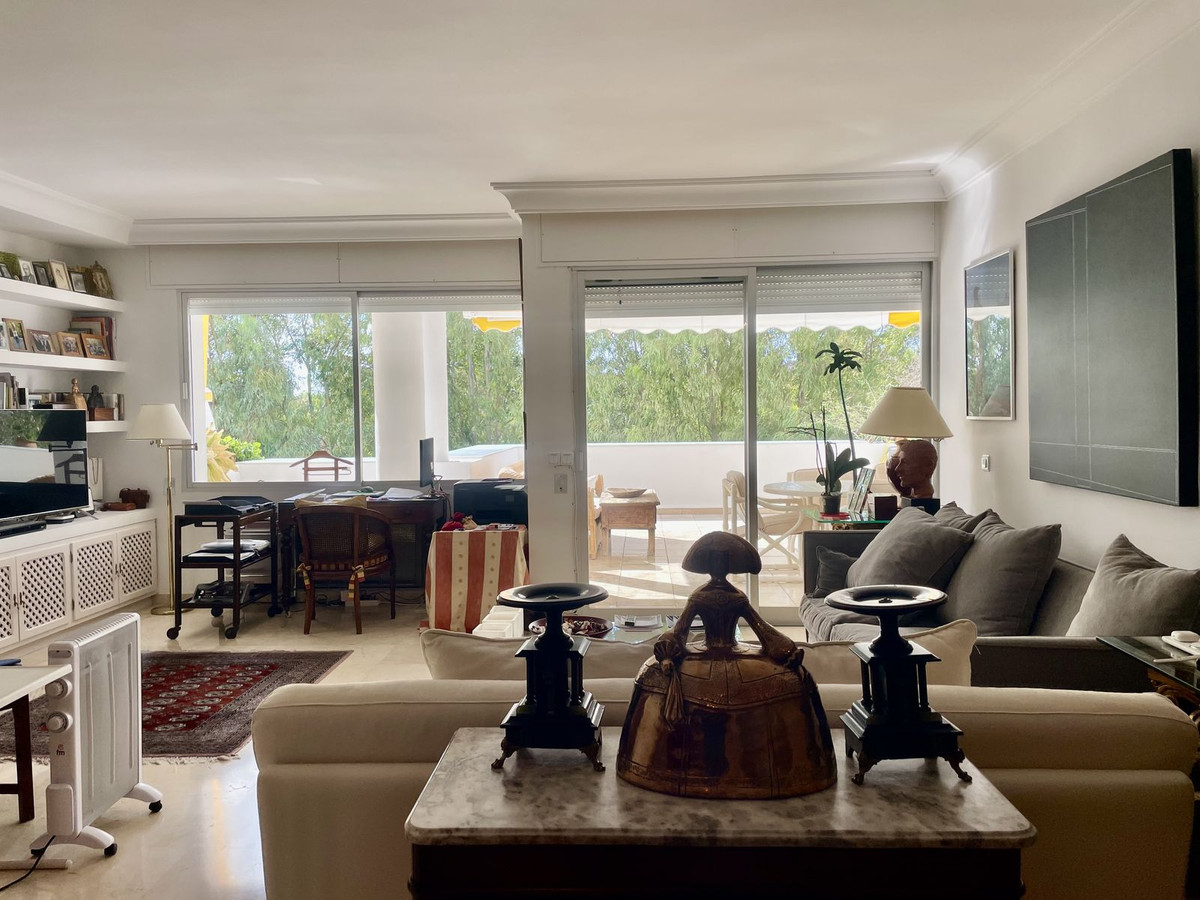2 Bedroom Apartment for Sale in San Pedro de Alcántara — 7