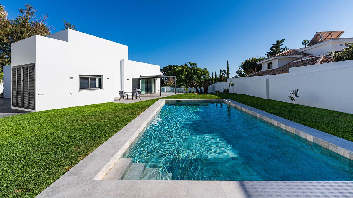 5 Bedroom Villa for Sale in Marbella — 2