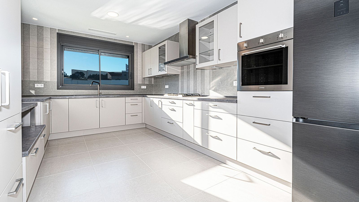 5 Bedroom Villa for Sale in Marbella — 4