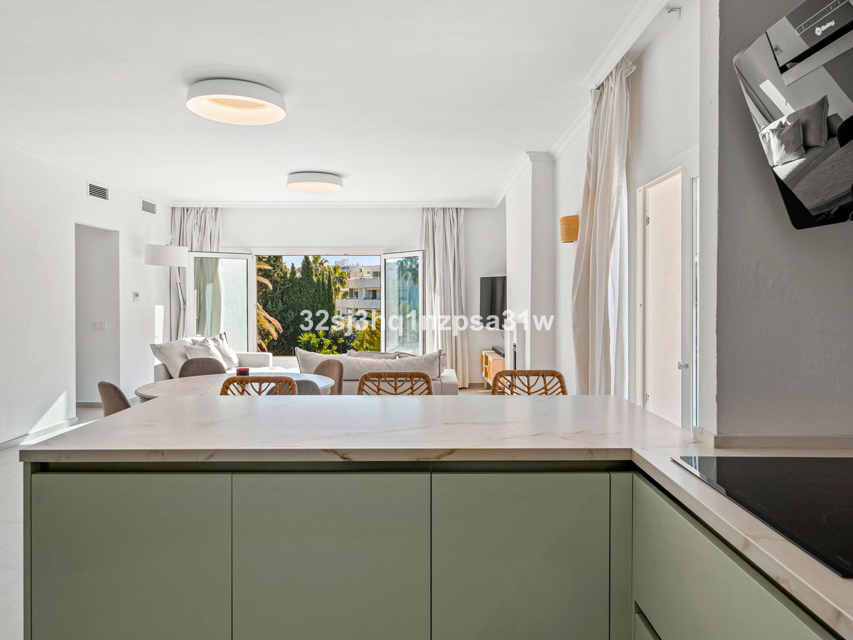 3 Bedroom Apartment for Sale in Nueva Andalucía — 4
