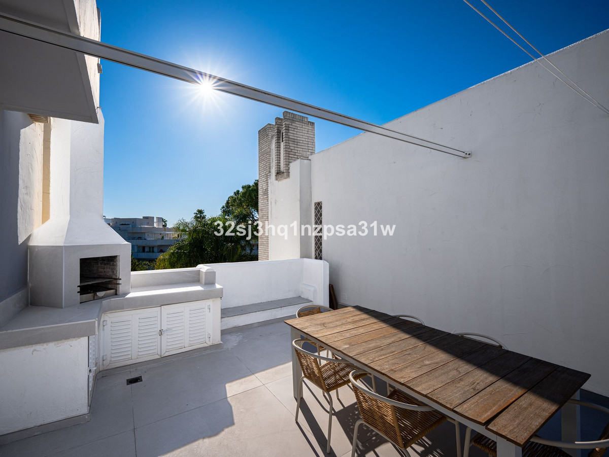 3 Bedroom Apartment for Sale in Nueva Andalucía — 8