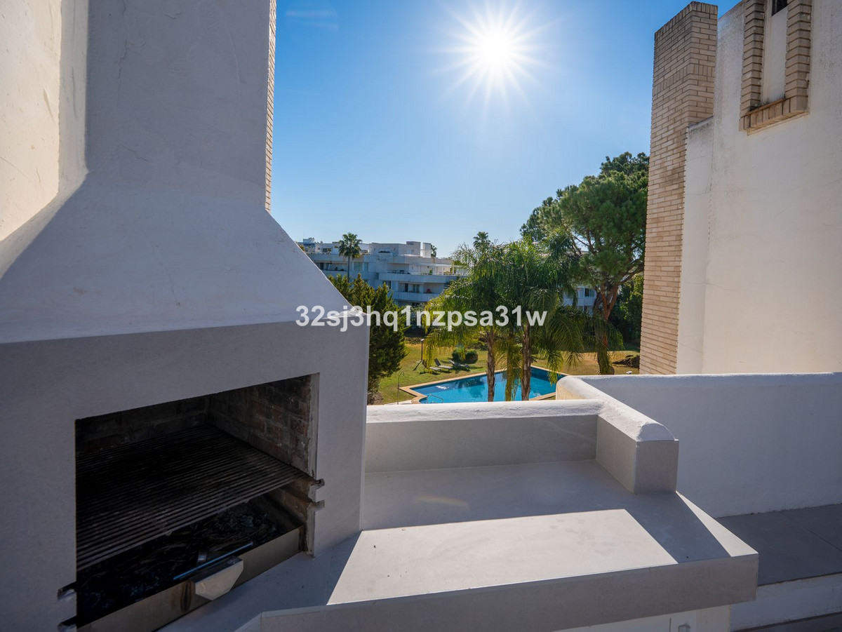 3 Bedroom Apartment for Sale in Nueva Andalucía — 9