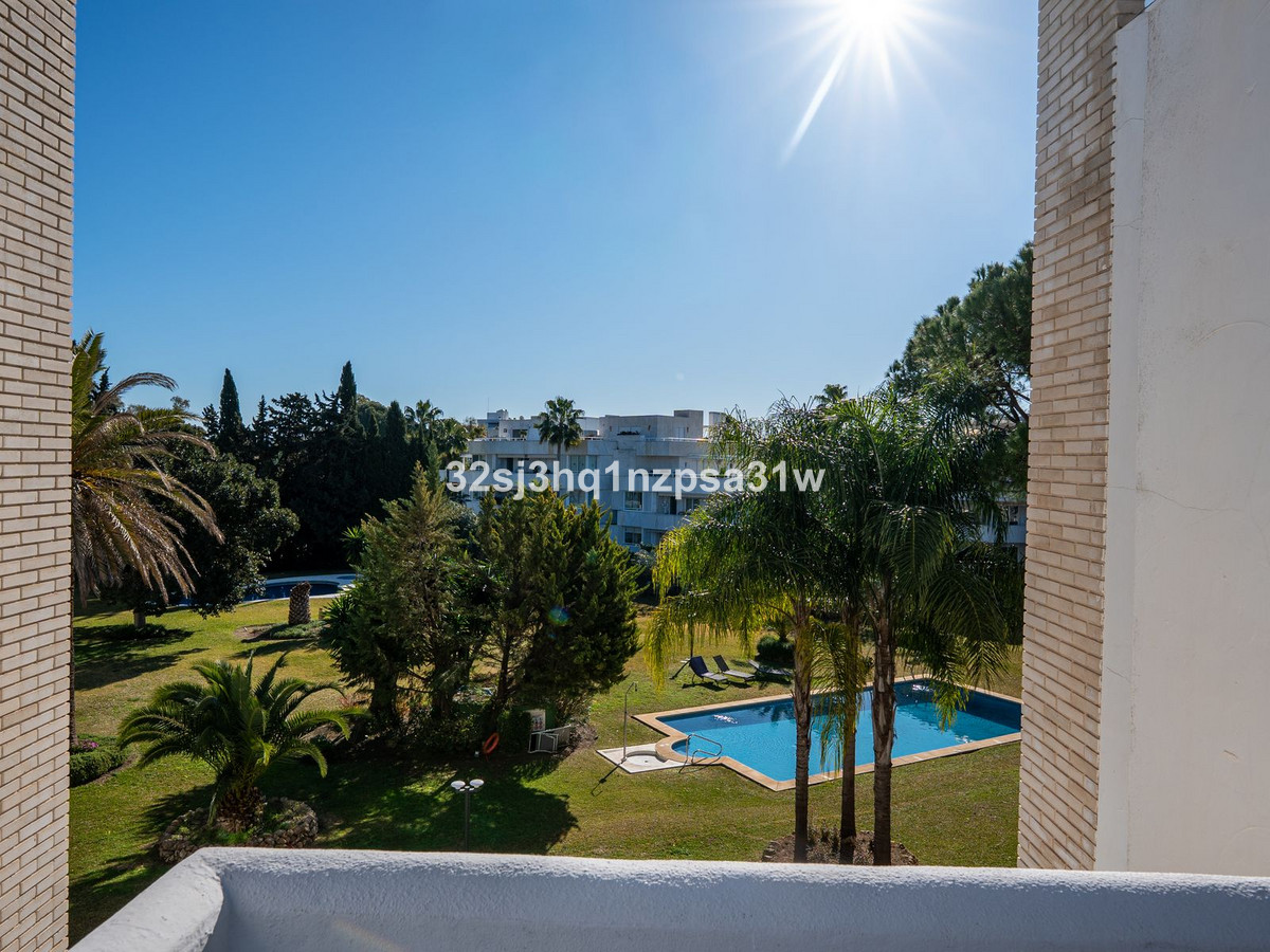 3 Bedroom Apartment for Sale in Nueva Andalucía — view 10