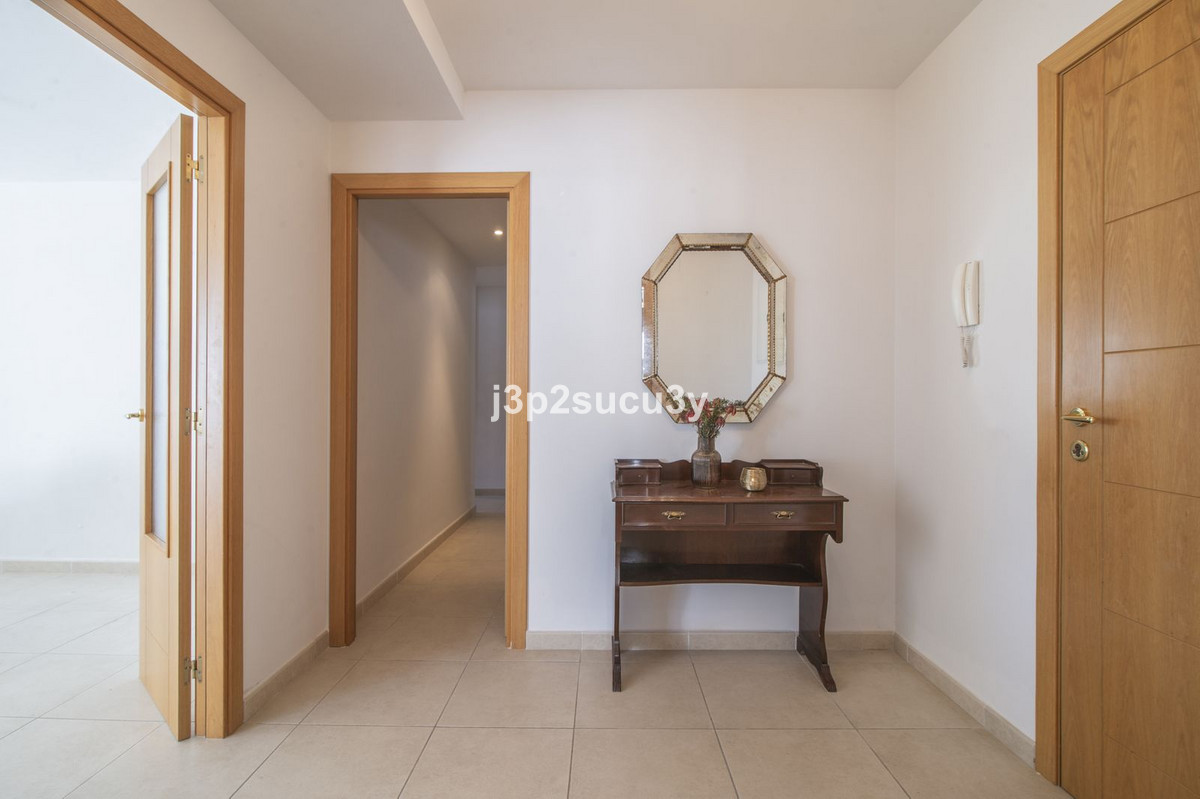 4 Bedroom Apartment for Sale in La Campana — 7