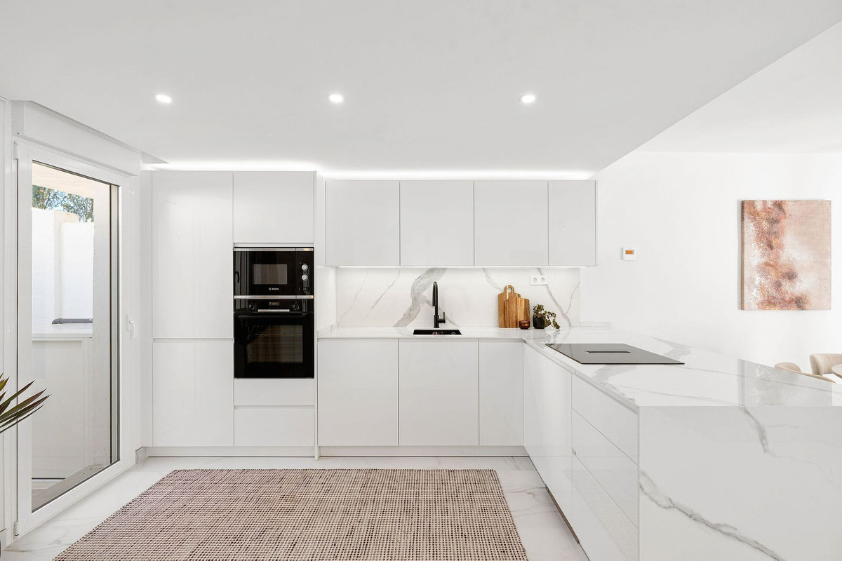 3 Bedroom Villa for Sale in Nueva Andalucía — 5