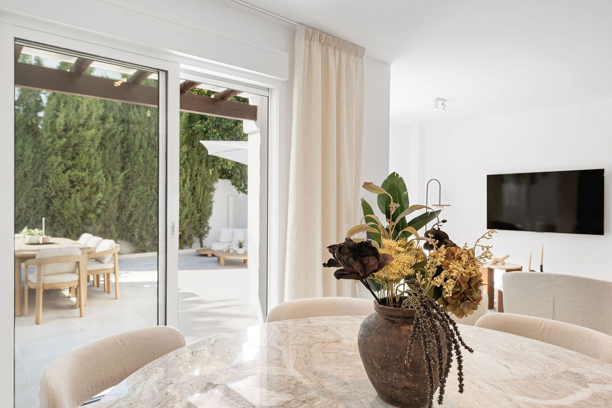 3 Bedroom Villa for Sale in Nueva Andalucía — 8
