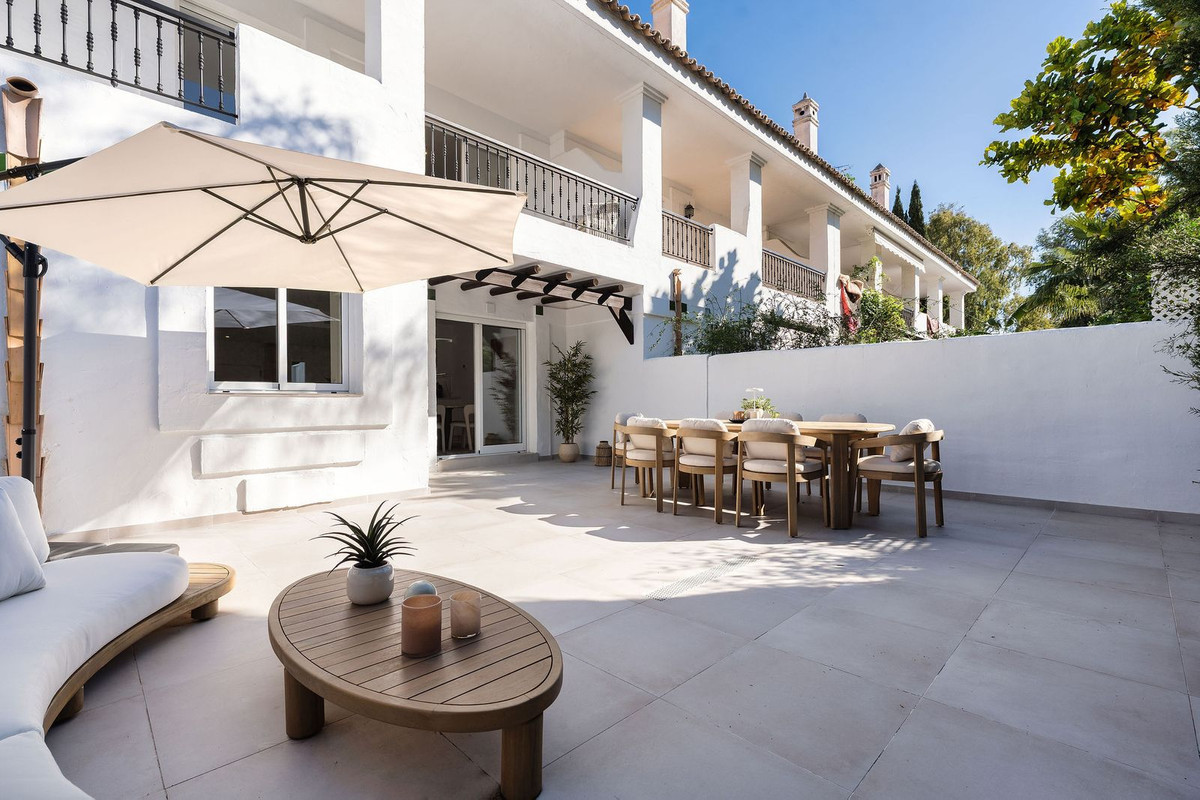 3 Bedroom Villa for Sale in Nueva Andalucía — view 10