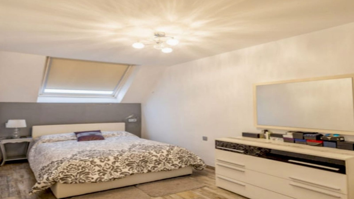 4 Bedroom Villa for Sale in Estepona — 7