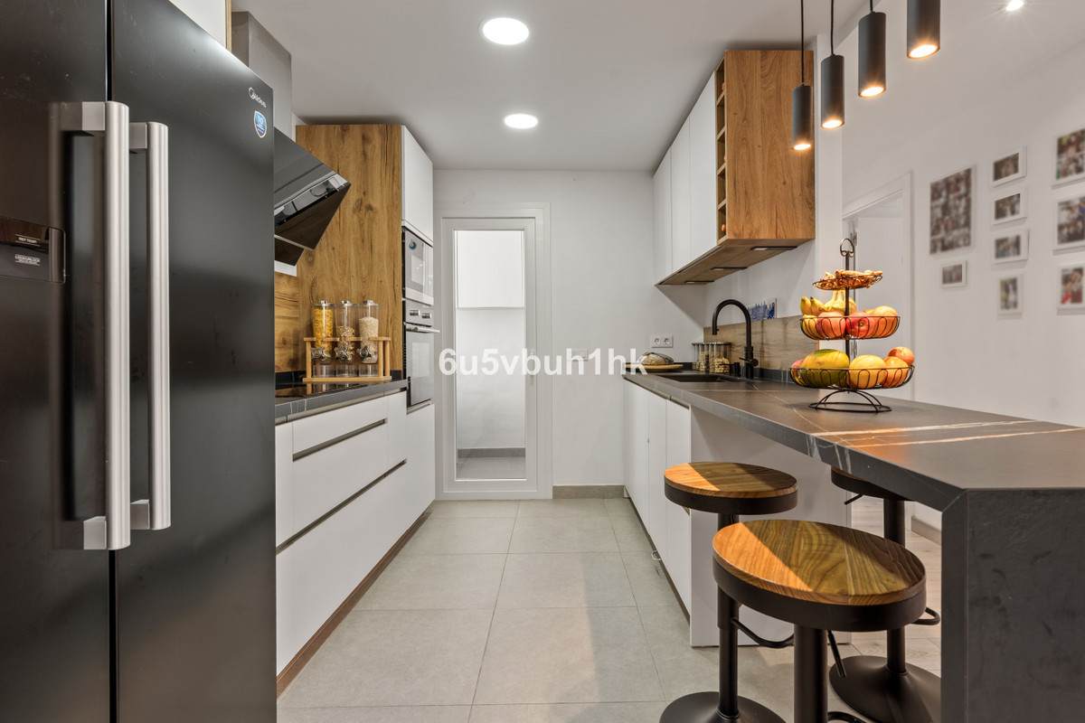 4 Bedroom Apartment for Sale in Estepona — 6