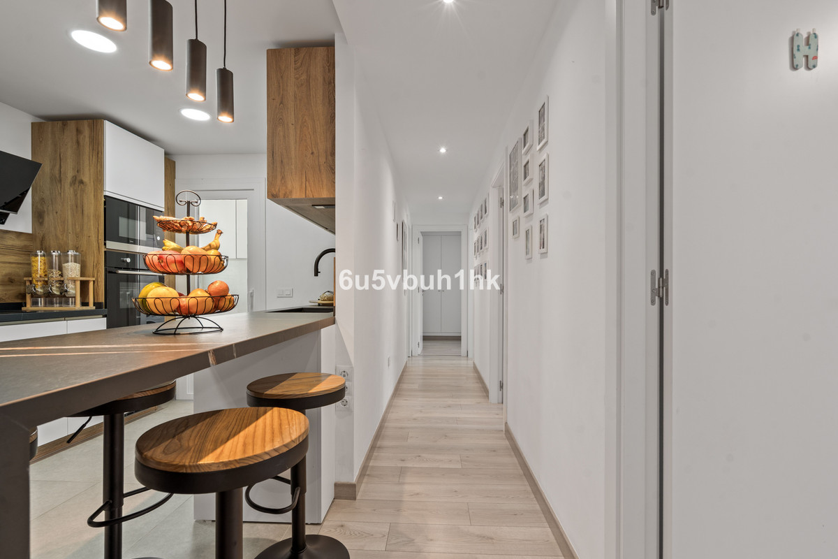 4 Bedroom Apartment for Sale in Estepona — 7