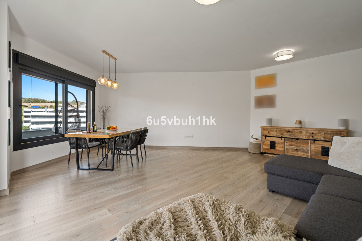 4 Bedroom Apartment for Sale in Estepona — 8