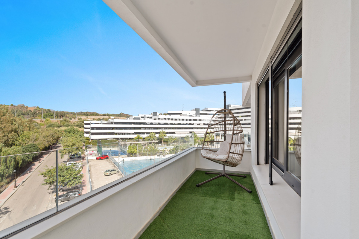 4 Bedroom Apartment for Sale in Estepona — view 10