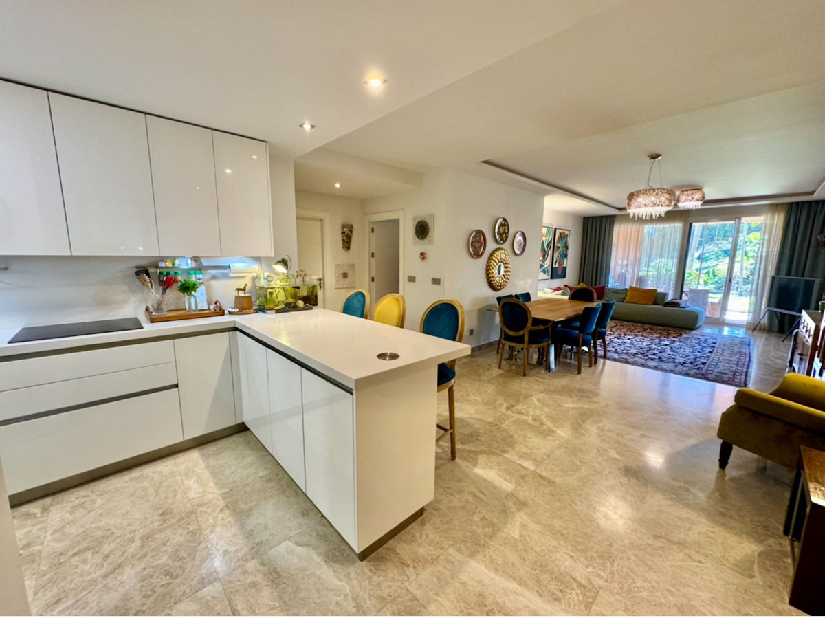 2 Bedroom Apartment for Sale in Marbella — 2