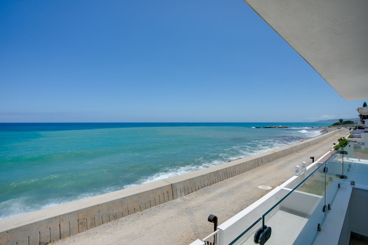 3 Bedroom Villa for Sale in Estepona — 6