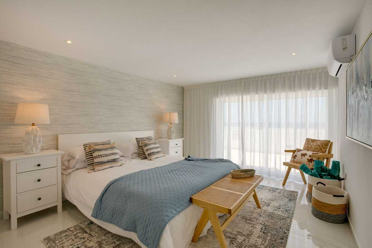 3 Bedroom Villa for Sale in Estepona — 9