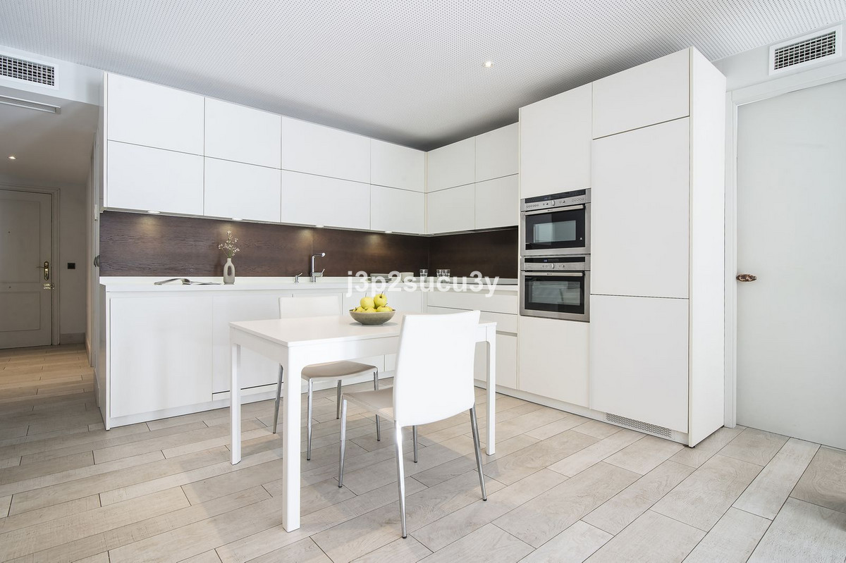 3 Bedroom Apartment for Sale in Guadalmina Baja — 5