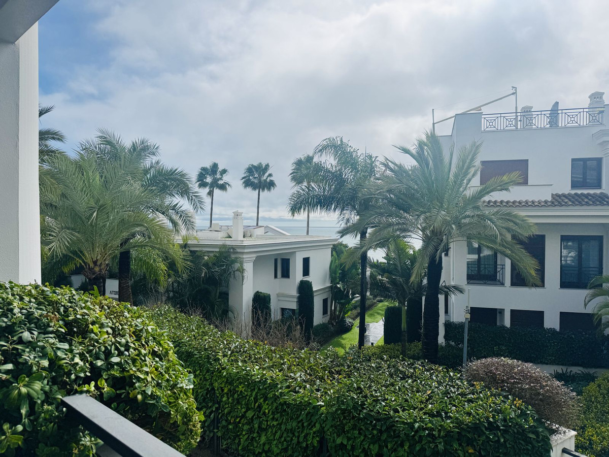 2 Bedroom Apartment for Sale in Estepona