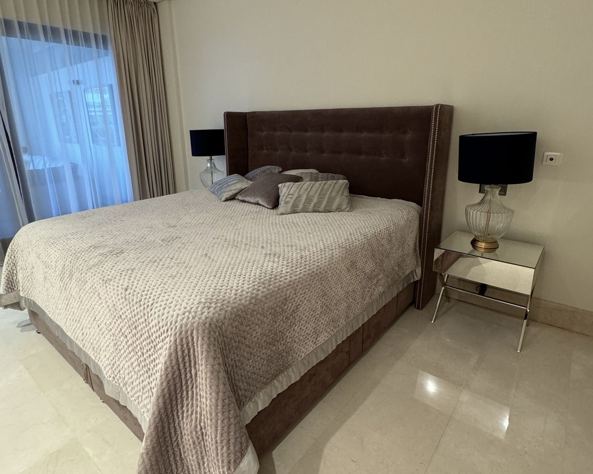 2 Bedroom Apartment for Sale in Estepona — 4