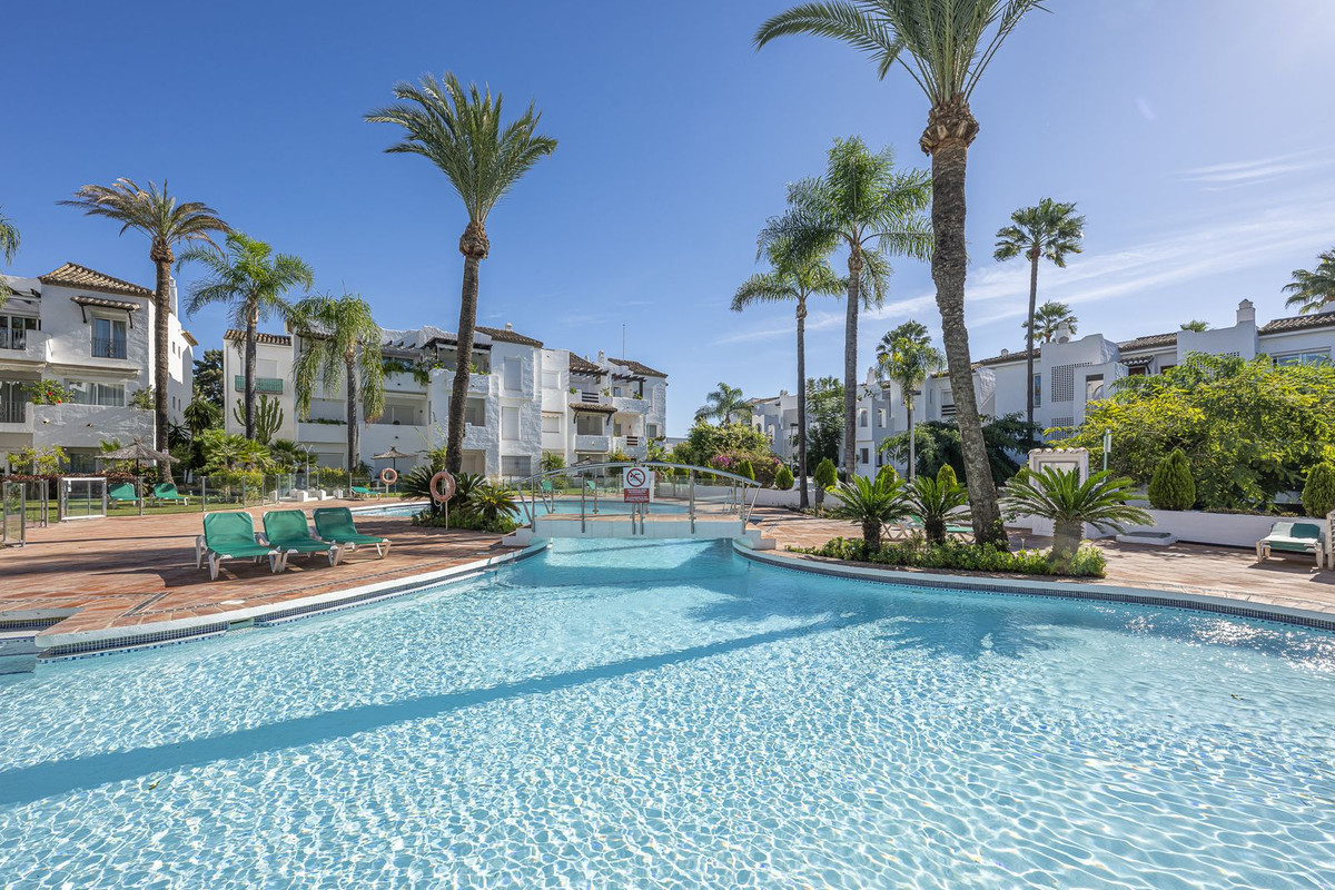 3 Bedroom Apartment for Sale in Costalita