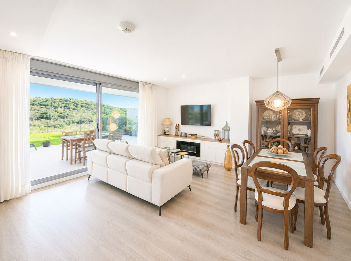 3 Bedroom Apartment for Sale in Estepona — 4