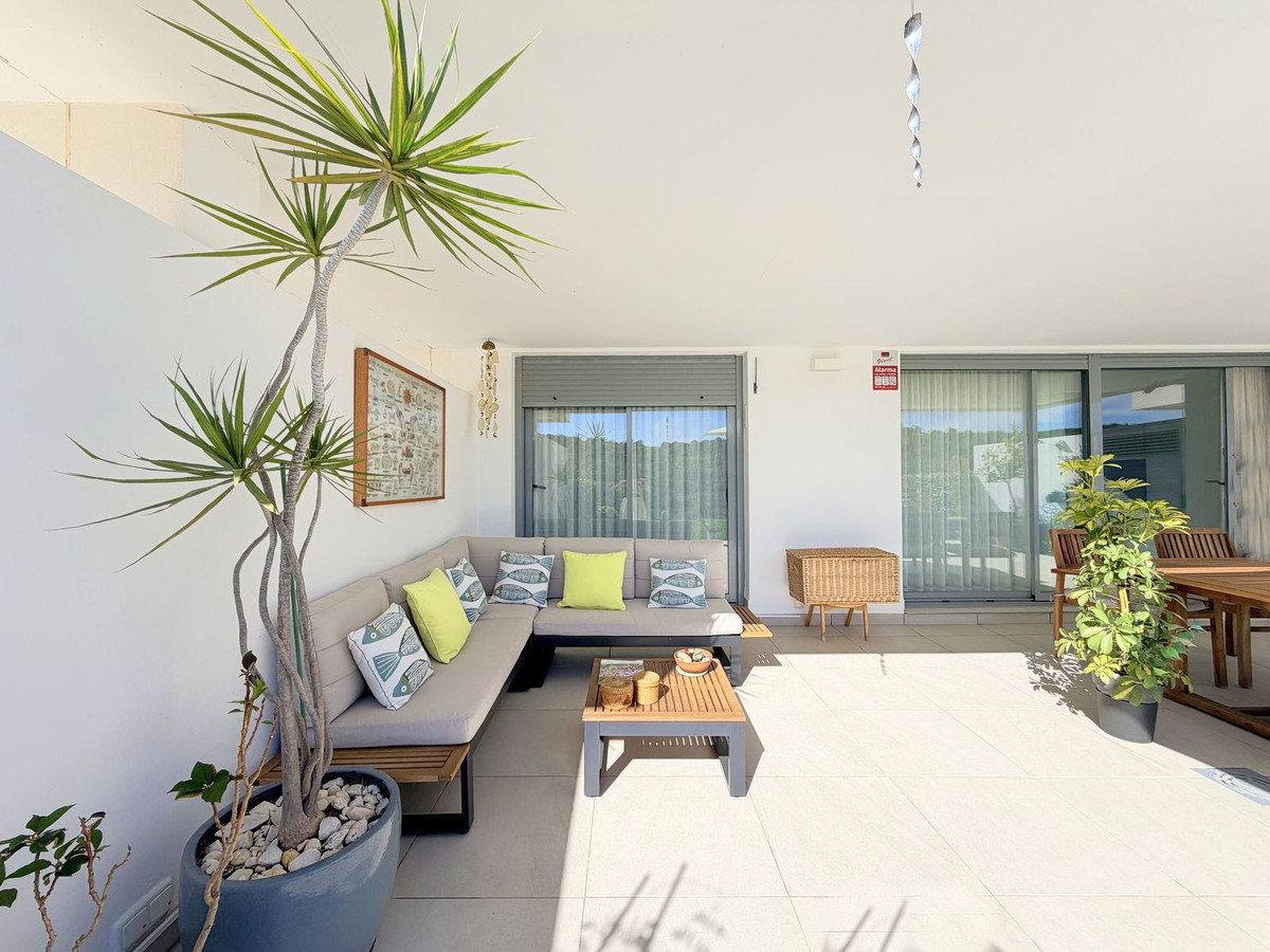 3 Bedroom Apartment for Sale in Estepona — 6