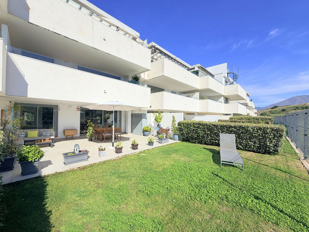 3 Bedroom Apartment for Sale in Estepona — 9