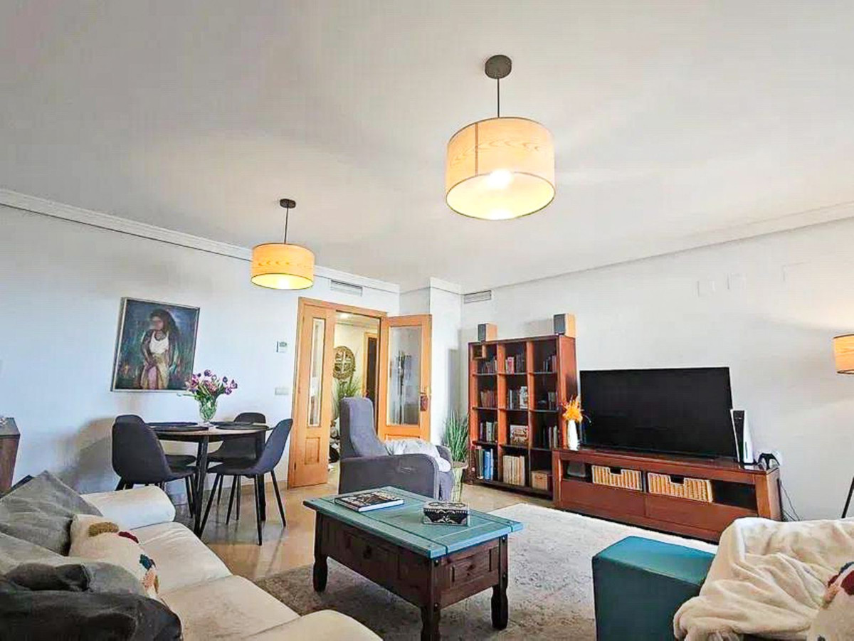 3 Bedroom Apartment for Sale in Selwo