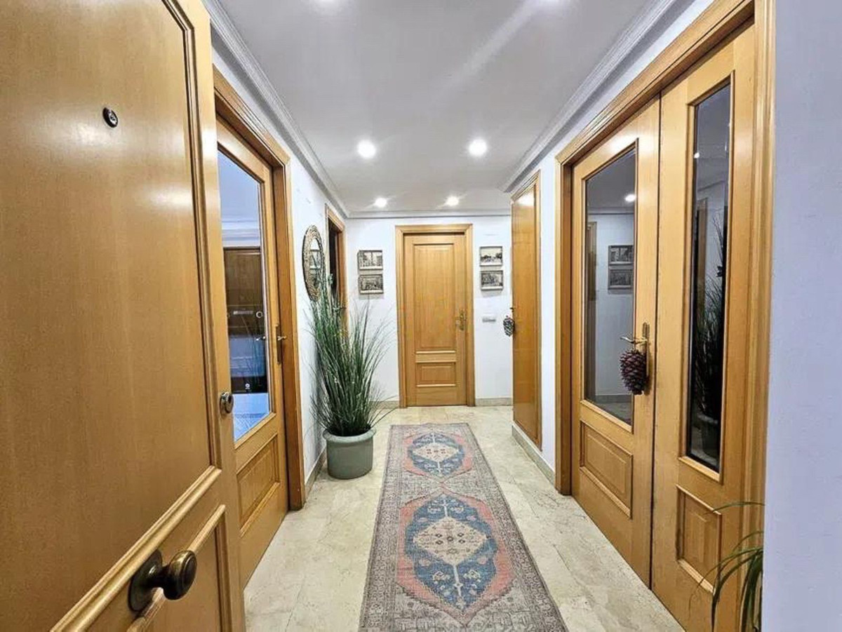 3 Bedroom Apartment for Sale in Selwo — 4