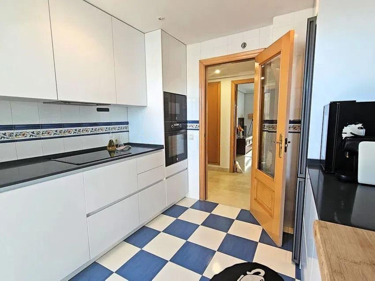 3 Bedroom Apartment for Sale in Selwo — 5