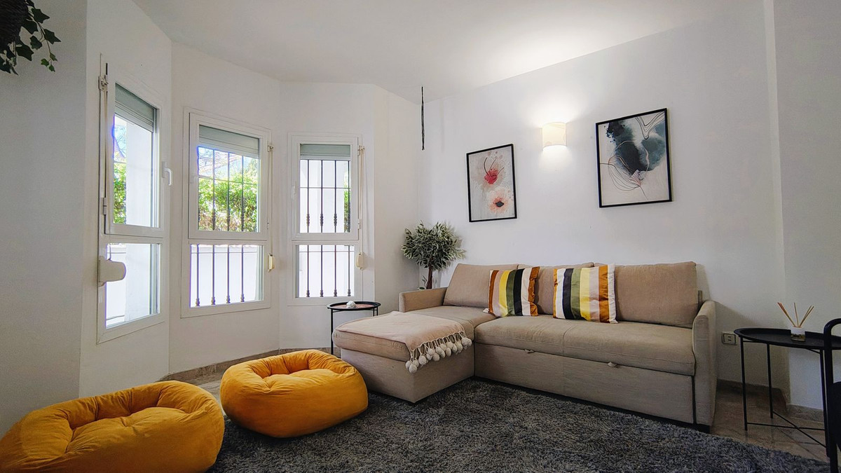 3 Bedroom Apartment for Sale in Nueva Andalucía — 2