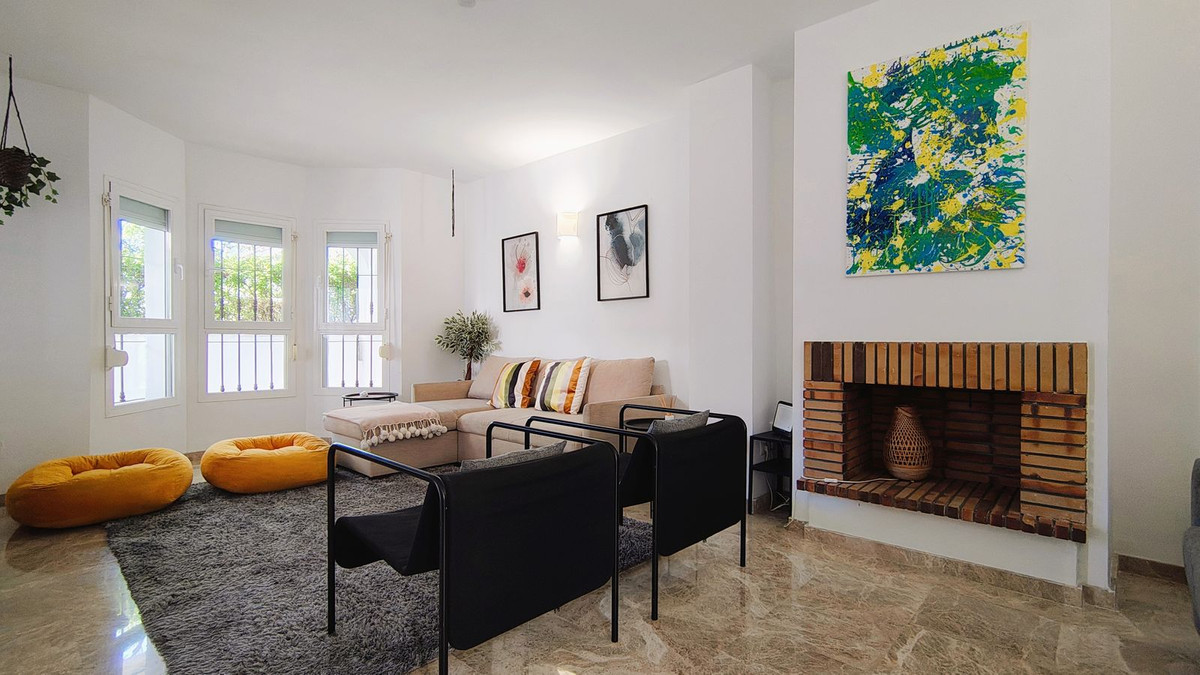 3 Bedroom Apartment for Sale in Nueva Andalucía — 5
