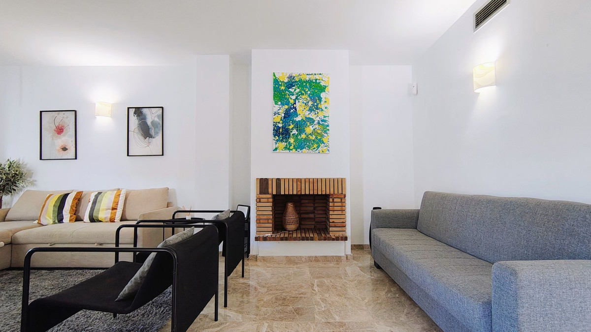 3 Bedroom Apartment for Sale in Nueva Andalucía — view 10