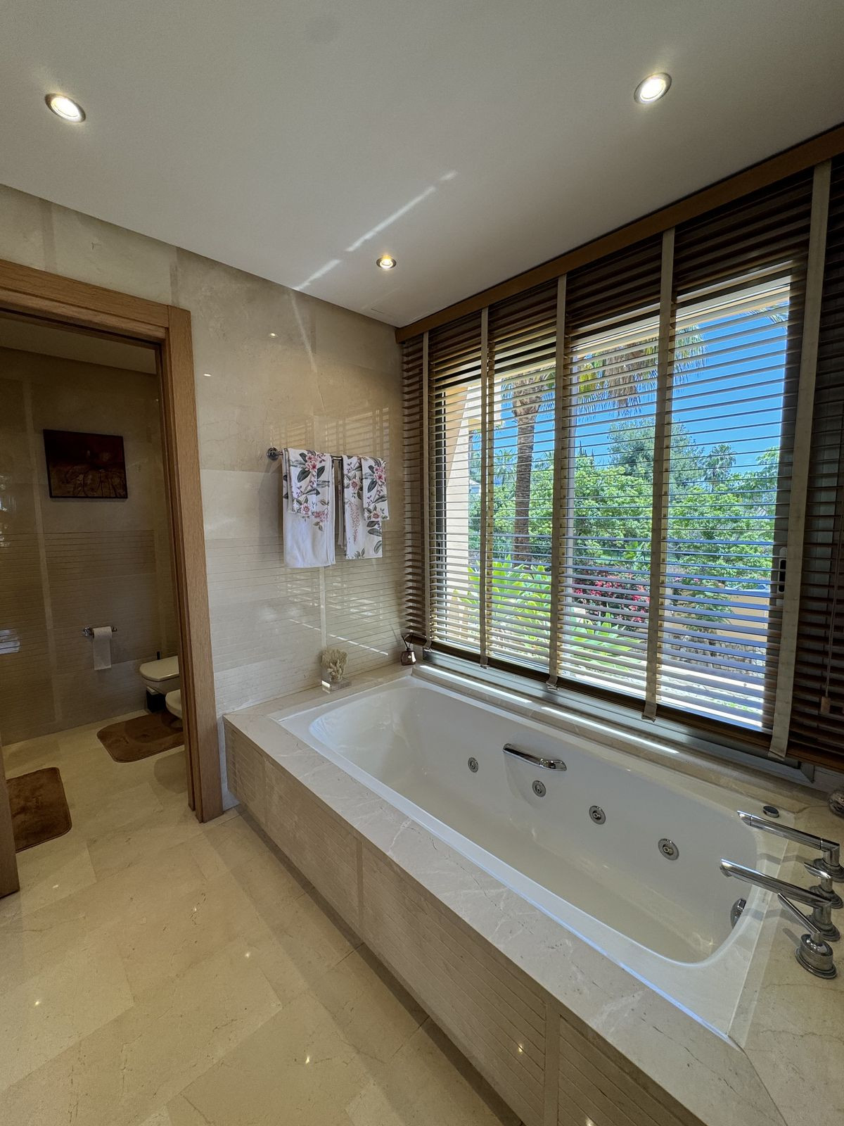 3 Bedroom Apartment for Sale in Sierra Blanca — 8