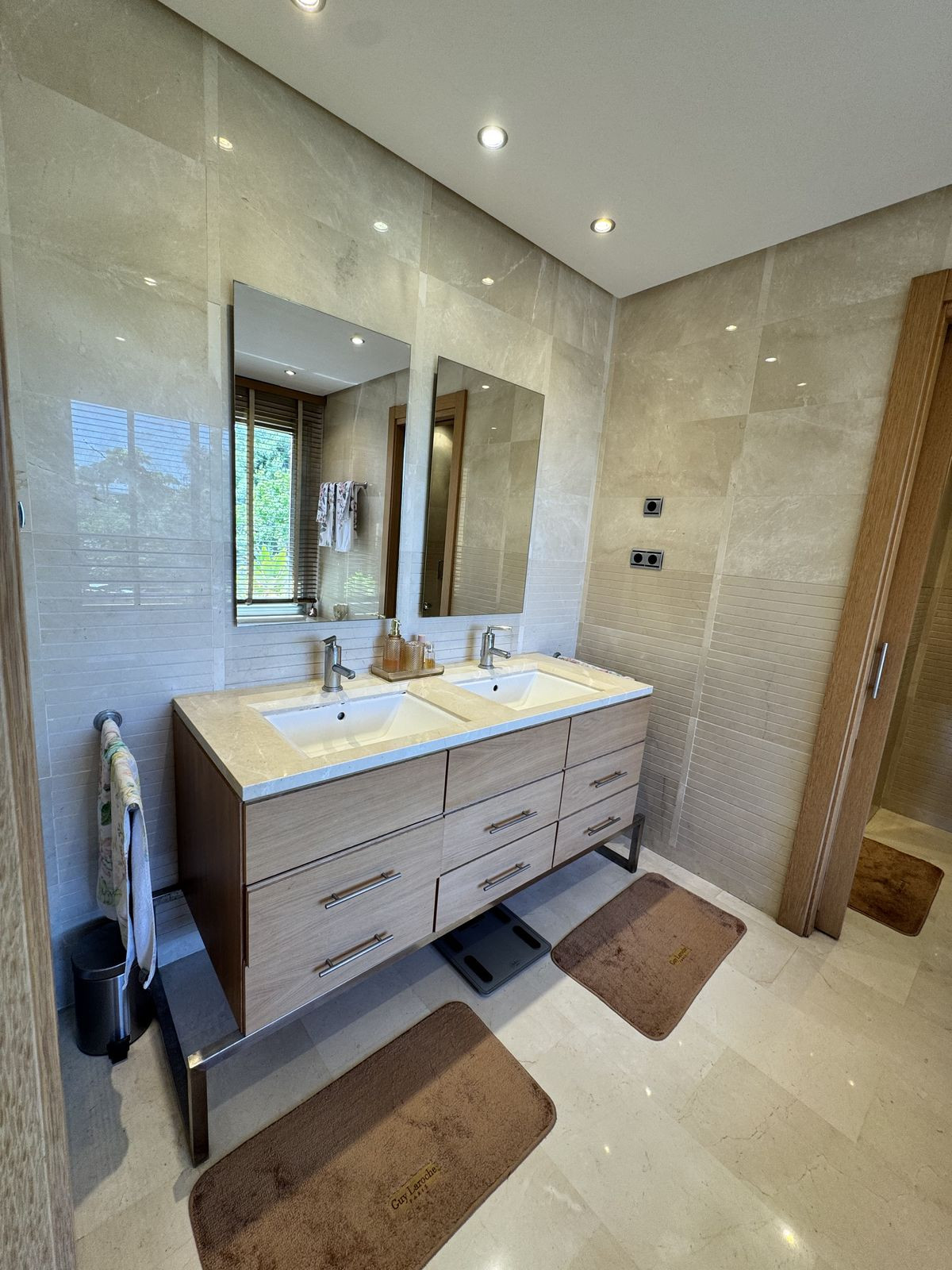 3 Bedroom Apartment for Sale in Sierra Blanca — 9