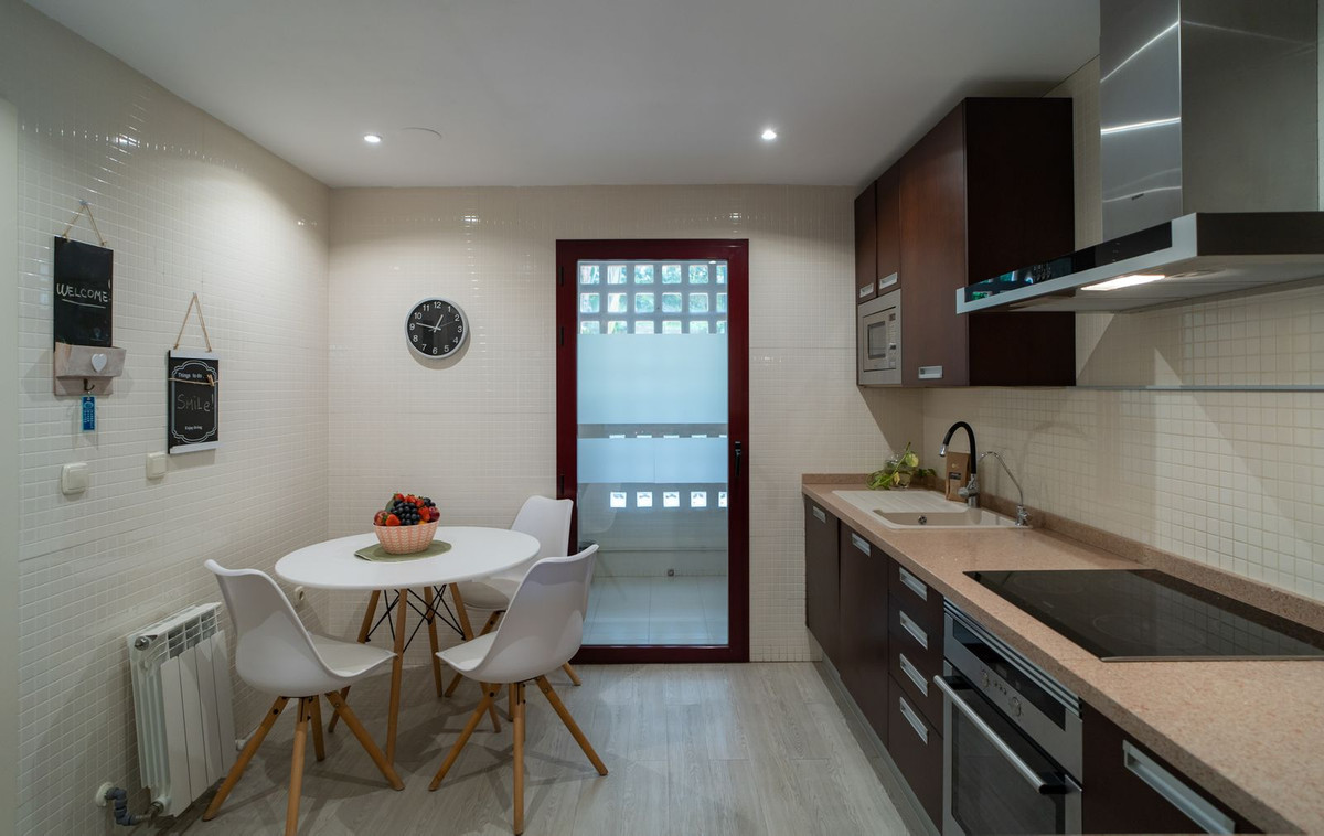 4 Bedroom Villa for Sale in Nueva Andalucía — view 19