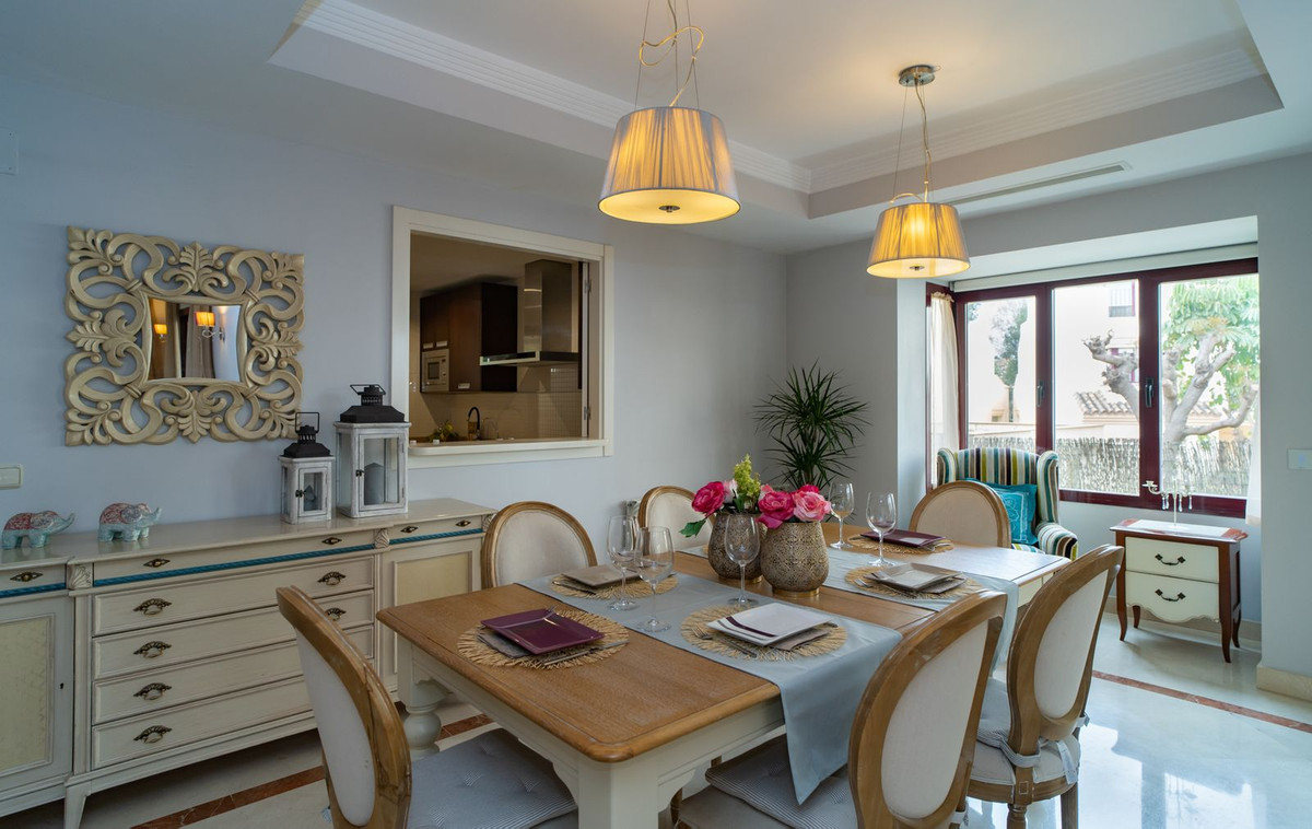 4 Bedroom Villa for Sale in Nueva Andalucía — 7