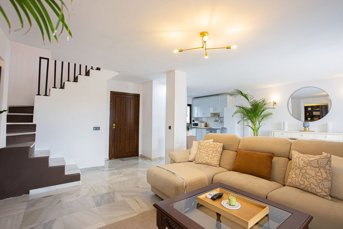 2 Bedroom Apartment for Sale in The Golden Mile — 6