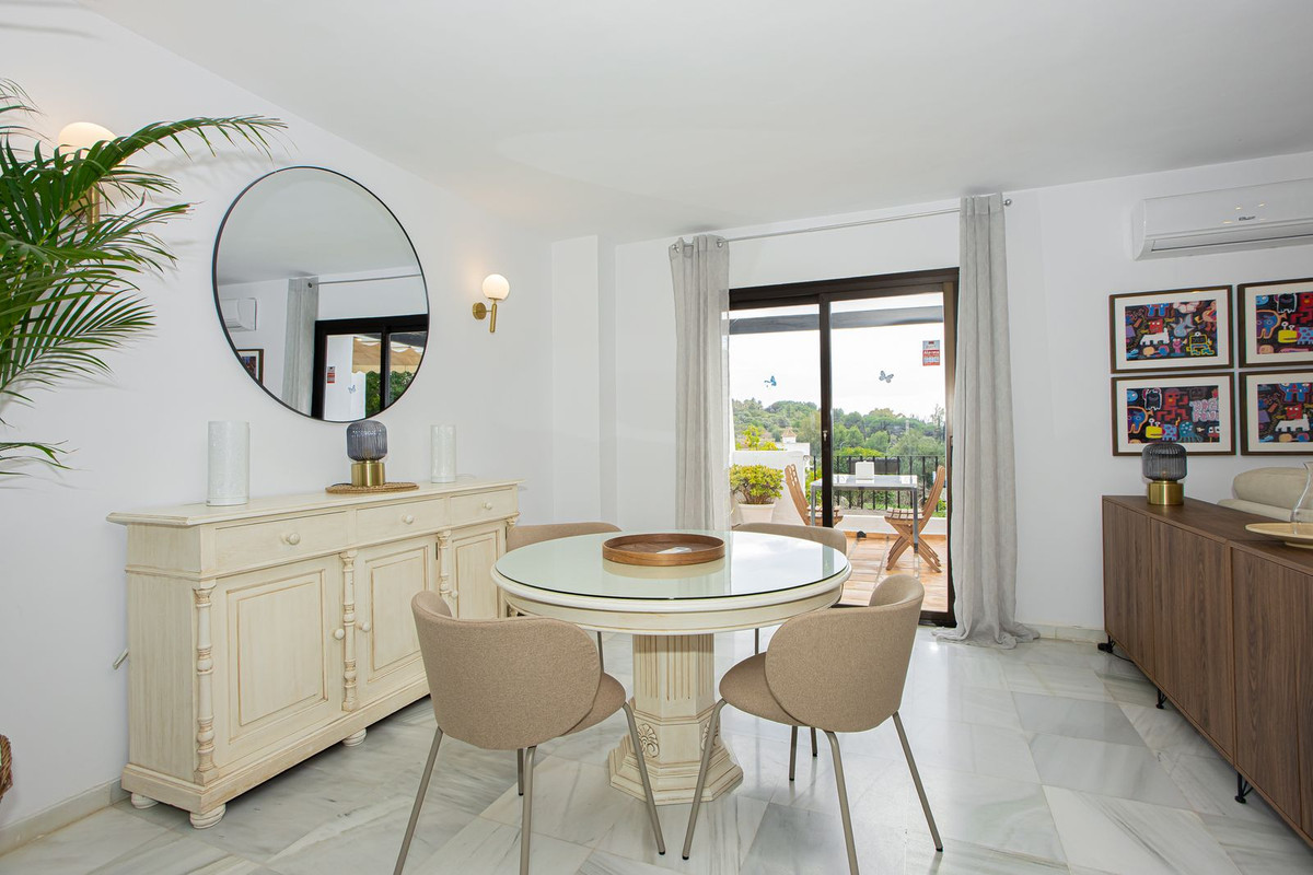 2 Bedroom Apartment for Sale in The Golden Mile — view 10