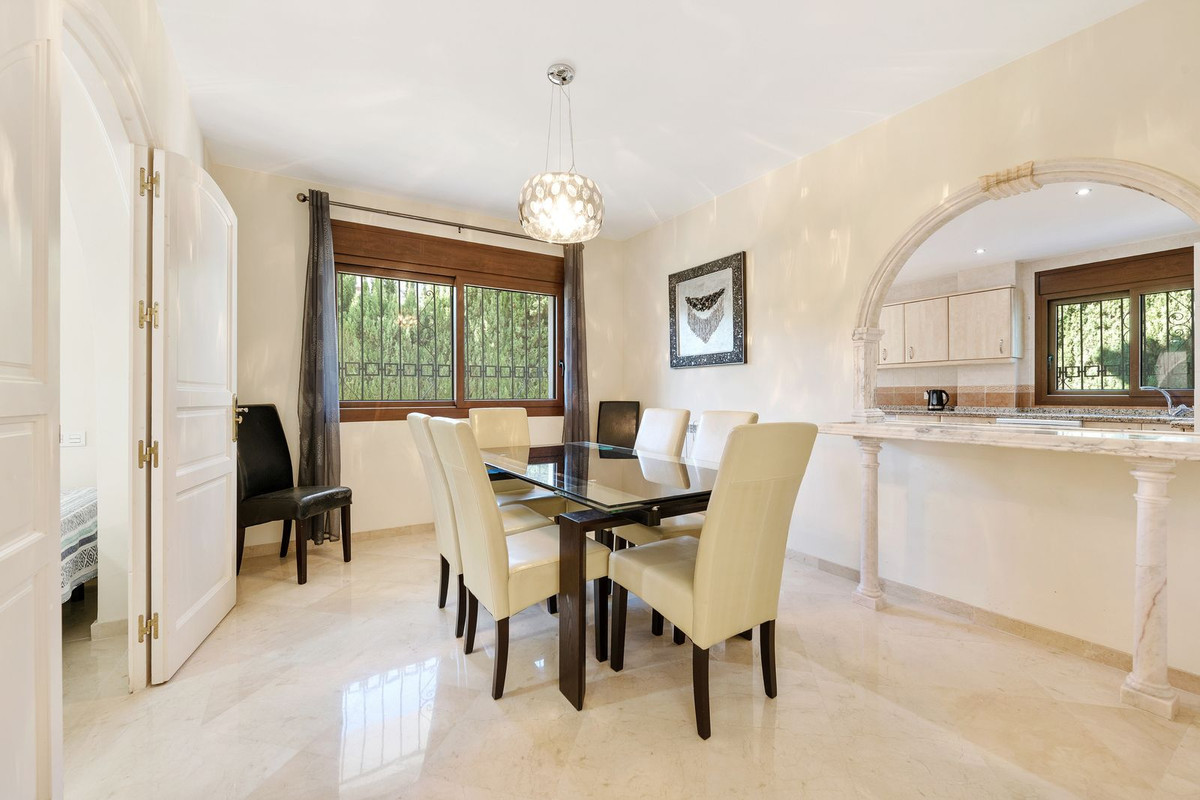 5 Bedroom Villa for Sale in Atalaya — 4