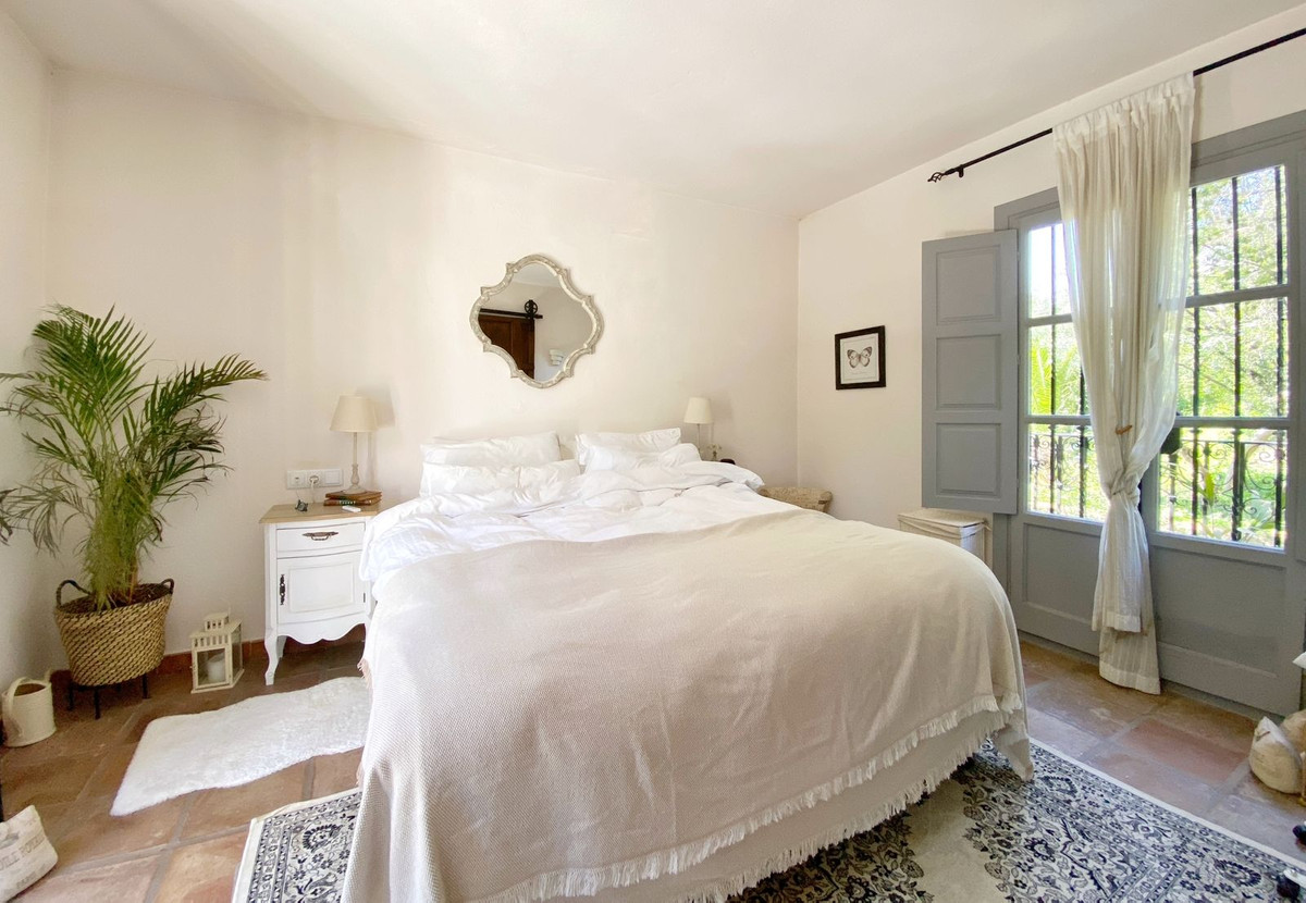 3 Bedroom Villa for Sale in Marbella — 5