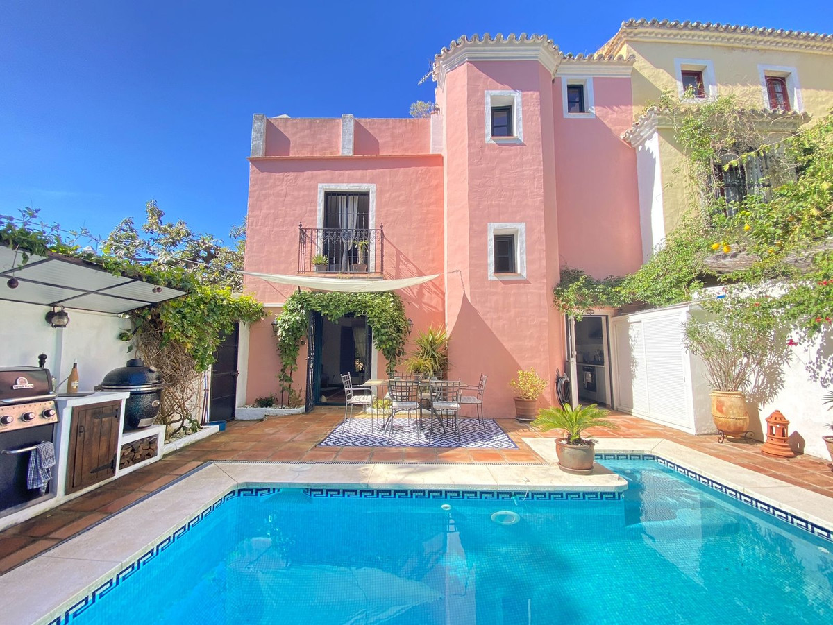 3 Bedroom Villa for Sale in Marbella — 8
