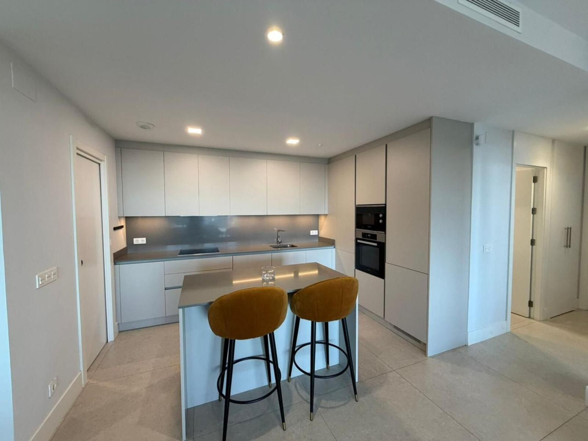 2 Bedroom Apartment for Sale in Benahavís — 5