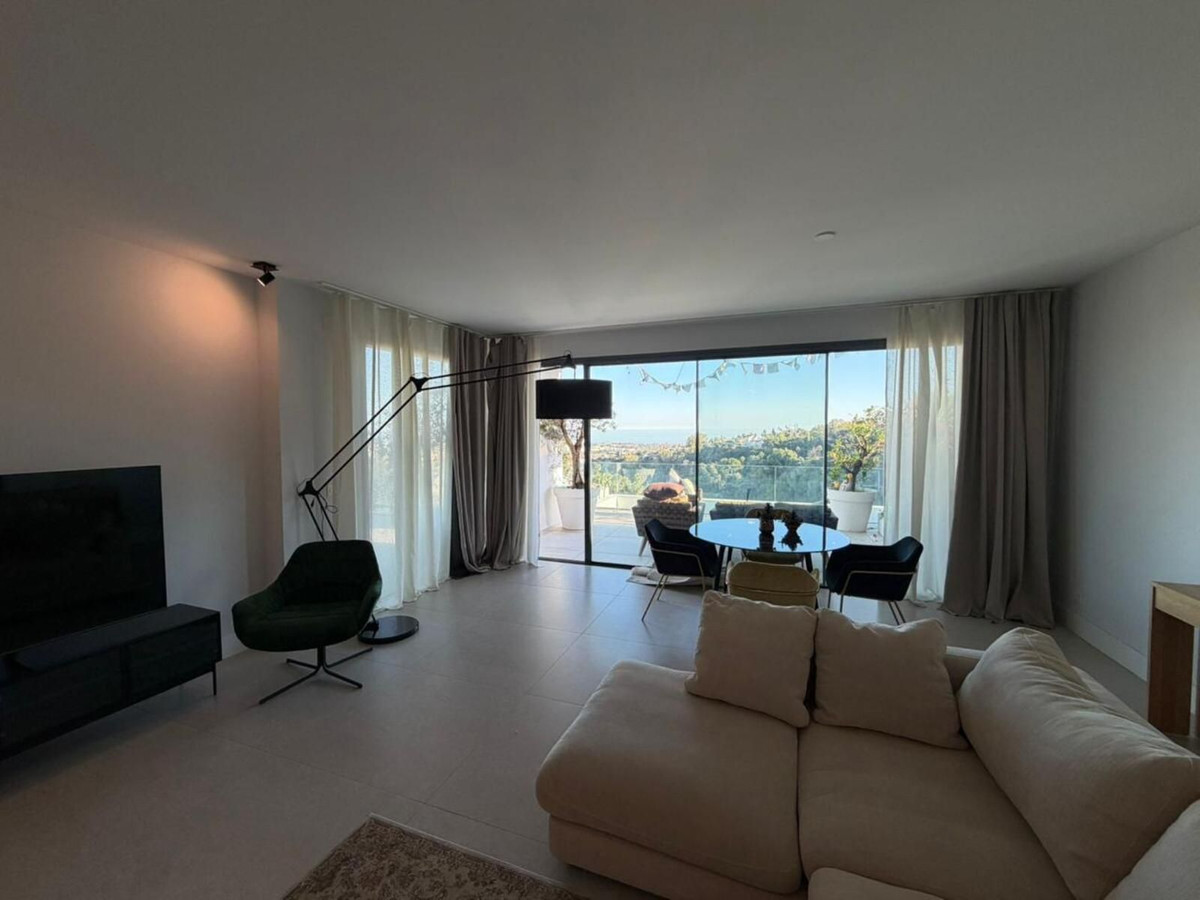 2 Bedroom Apartment for Sale in Benahavís — 6
